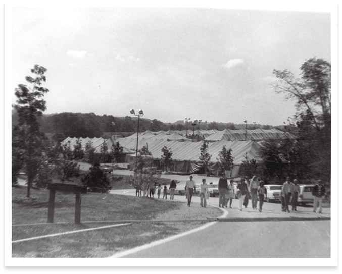 Vintage photo of Horse Show visitors gathering at Queeny Park